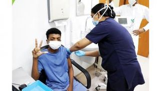 تطعيمات فيروس كورونا في الإمارات