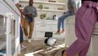 أمازون تطلق روبوتا منزليا بألف دولار.. خدمات عديدة يقدمها " أسترو"