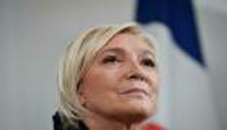 لوبن تعد بتعديل دستوري "يحمي فرنسا" حال انتخبت رئيسة