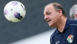 عدنان حمد مدرب منتخب الأردن