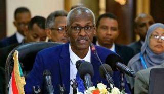 وزير الري والموارد المائية السوداني ياسر عباس