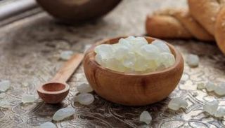 فوائد المستكة الصحية والعلاجية