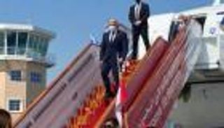 لابيد مغردا بالعربية: فخور بتمثيل إسرائيل في أول زيارة للبحرين