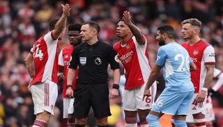 أرسنال ضد مان سيتي 