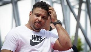 رونالدو نجم منتخب البرازيل السابق