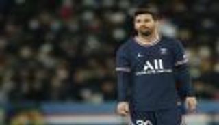 4 إصابات وغياب عن التدريبات.. هل ضرب كورونا ميسي في باريس سان جيرمان؟