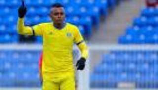 بعد 6 سنوات.. لاعب برازيلي يودع الدوري السعودي بوصلة بكاء عائلية (فيديو)