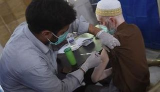 تطعيمات كورونا في باكستان