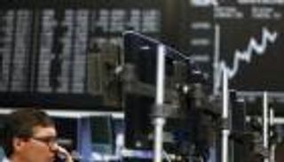 "أسهم السفر" تنعش بورصات أوروبا.. آمال التعافي