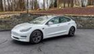 Model 3.. أرخص سيارة تطرحها تسلا بالأسواق في 2022