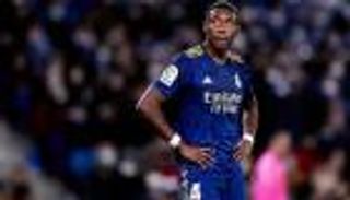 وجبة عشاء ترسم معاناة ألابا في ريال مدريد