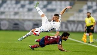 الوحدة ضد النصر