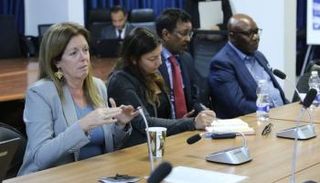 ستيفاني وليامز خلال لقاء ممثلي 