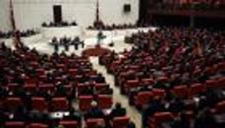 40 مذكرة لرفع الحصانة عن 28 نائبا ببرلمان تركيا