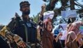 "مانيكان" الأزياء بأفغانستان.. رؤوس تماثيل تطلبها "طالبان"