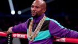 راشد بالحصا خصم محتمل.. مايويذر يعود للملاكمة مجددا بنزال "طائر"