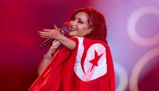 النجمة التونسية لطيفة