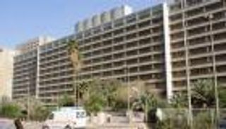 الشرطة تلاحقها و"الصحة" تدافع عنها.. "طبيبة وهمية" تثير الجدل بالعراق