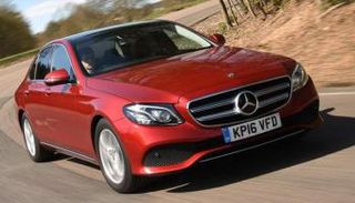 مرسيدس تستدعي مئات آلاف السيارات.. عيب فني خطير