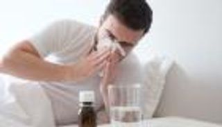 أوميكرون والزكام.. الأعراض متشابهة فكيف نفرق بينهما؟