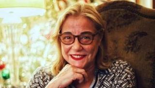 الفنانة مها أبو عوف