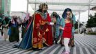 الملوك الـ3 ينشرون بهجة الأعياد بين زوار إكسبو 2020 دبي (صور)