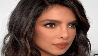  البرتقالي المحروق يتألق خصوصا مع البشرة الحنطية