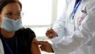 عامان على أول ضحية لكورونا.. ما الأسلحة الفعالة ضد الفيروس؟