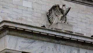 "الاحتياطي الفيدرالي" يدرس تسريع زيادات أسعار الفائدة لمحاربة التضخم