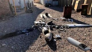 حطام طائرة مسيرة قرب قاعدة في العراق - وول ستريت جورنال