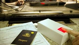 إيران تستجوب مواطنيها العائدين من أوروبا