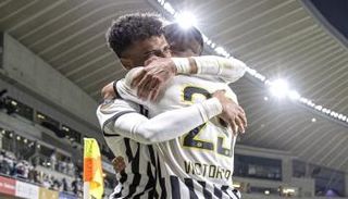 فيديو احتفالات لاعبي الجزيرة بكأس السوبر الإماراتي