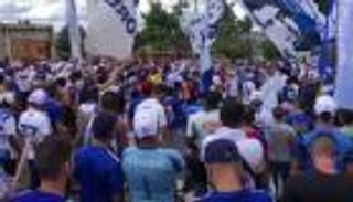 النجومية وحدها لا تكفي.. الجماهير تتظاهر ضد أول قرارات رونالدو (فيديو)