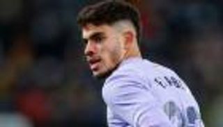 السوبر الإسباني.. الزلزولي يدعم قائمة برشلونة ضد ريال مدريد