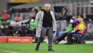 هل ينقذ مورينيو؟.. روما يعلن تعاقده مع لاعب أرسنال