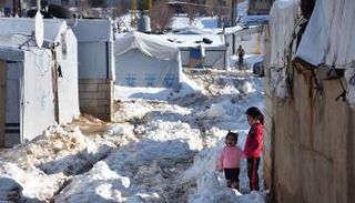 حملة "لنجعل شتاءهم أدفأ" تستهدف جمع 10 ملايين دولار لدعم اللاجئين