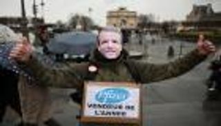 محتجون ضد "لقاحات ماكرون": "سننغص عليك حياتك"