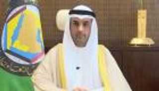 الحجرف يؤكد من بكين أهمية تعزيز العلاقات الخليجية الصينية