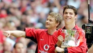 كريستيانو رونالدو مع لقب كأس إنجلترا