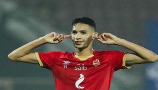 بدر بانون مدافع الأهلي المصري