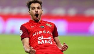 كارلوس إدواردو لاعب شباب الأهلي دبي السابق