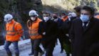 ردا على مرشحة اليمين.. ماكرون يدافع عن استراتيجيته الأمنية