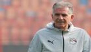 "0-5-5".. خطة كيروش في مباراة مصر ونيجيريا تثير سخرية إنجليزية