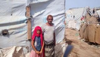 الأسر اليمنية تعيش أوضاعا صعبة في المخيمات