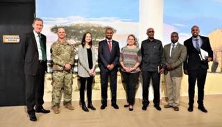 جانب من اجتماعات وزير الدفاع الصومالي