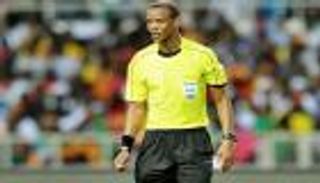 6 فضائح ترسم تاريخ الحكم سيكازوي في ملاعب الكرة