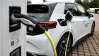 5 نصائح مهمة لزيادة مدى سير السيارة الكهربائية