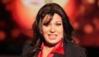 تسعيرة الجلوس مع فيفي عبده تثير الجدل في مصر