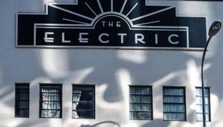 دار عرض  The Electric