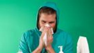 طبيب روسي: عطسة واحدة تنقل عدوى أوميكرون لـ100 شخص